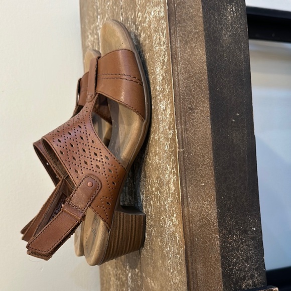 Clerks Collection Brown Leather Sandals  size 9M - Picture 2 of 3